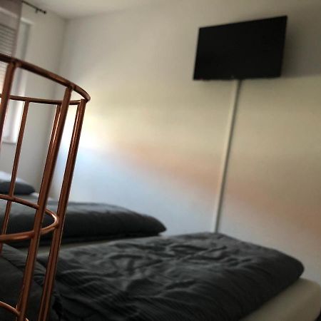 Sweet Park Appartements Rheinhausen Esterno foto