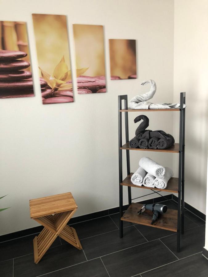 Sweet Park Appartements Rheinhausen Esterno foto