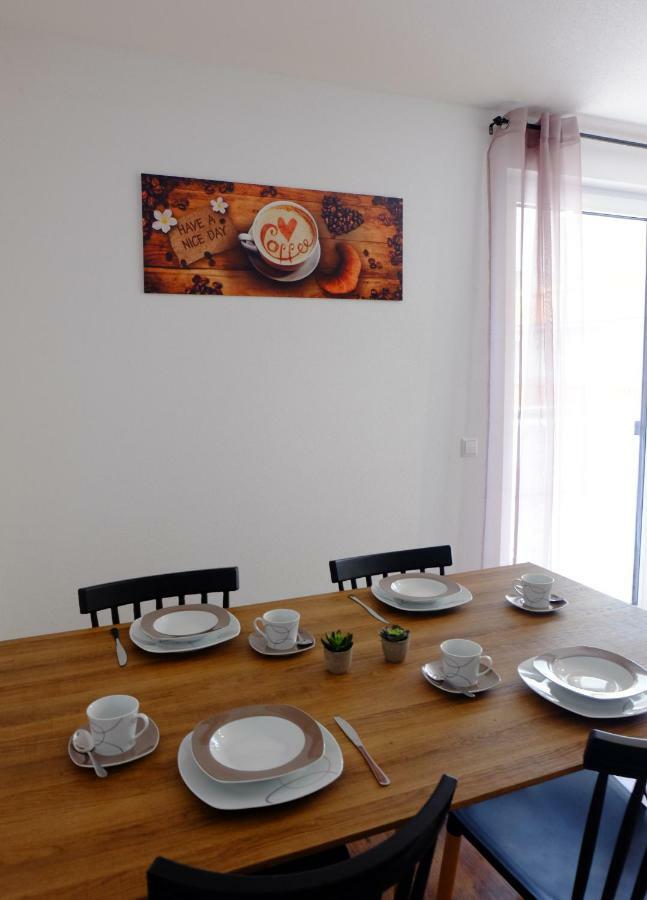 Sweet Park Appartements Rheinhausen Esterno foto